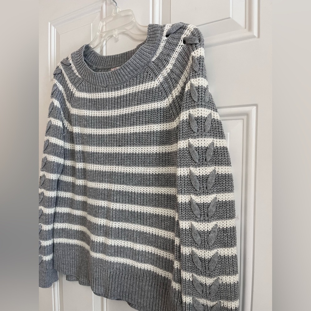 SO Heritage Cable Chunky Knit Sweater Women's M Off Stripe Laced Sleeve Pullover